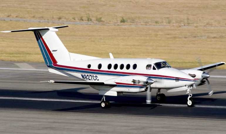 BEECH 300 Super King Air RAYTHEON 300 Super King Air BE30 aircraft photograph