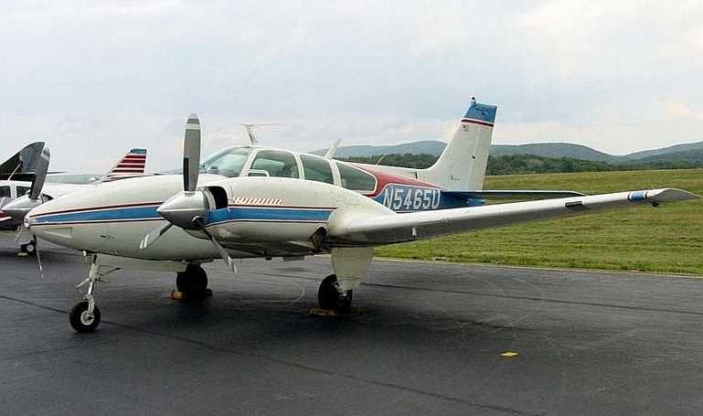 BEECH 56 Turbo Baron BE56 aircraft photograph