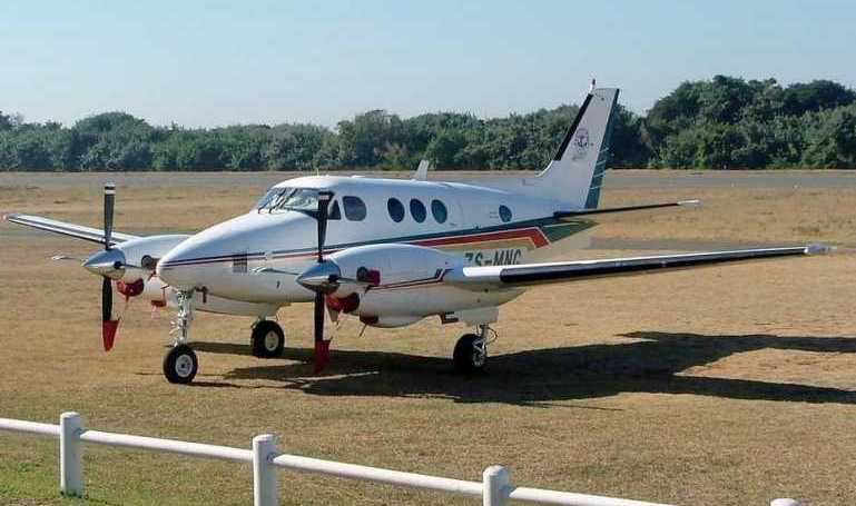 BEECH 90 (F90) King Air BE9T aircraft photograph