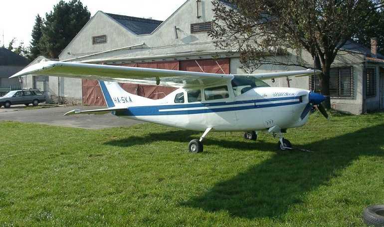 AVIONES COLOMBIA 210 CESSNA 210 CESSNA 210 Centurion C210 aircraft photograph