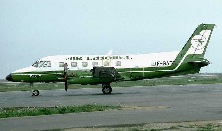 EMBRAER C-95 Bandeirante EMBRAER EC-95 Bandeirante EMBRAER EMB-110 Bandeirante EMBRAER EMB-111 Bandeirulha EMBRAER P-95 Bandeirulha EMBRAER R-95 Bandeirante EMBRAER SC-95 Bandeirante E110 aircraft photograph