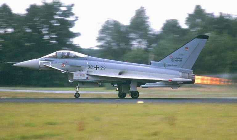 ALENIA Eurofighter 2000 ALENIA Typhoon BAE SYSTEMS Eurofighter 2000 BAE SYSTEMS Typhoon BRITISH AEROSPACE Eurofighter 2000 BRITISH AEROSPACE Typhoon CASA Eurofighter 2000 CASA Typhoon DASA Eurofighter 2000 DASA Typhoon EUROFIGHTER Eurofighter 2000 EUROFIGHTER Typhoon EUFI aircraft photograph