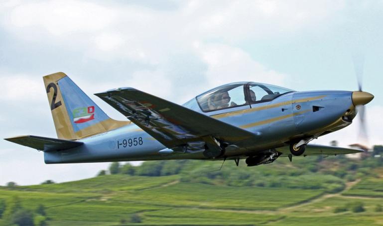 GOLDEN CAR F-30 Brio F30 aircraft photograph