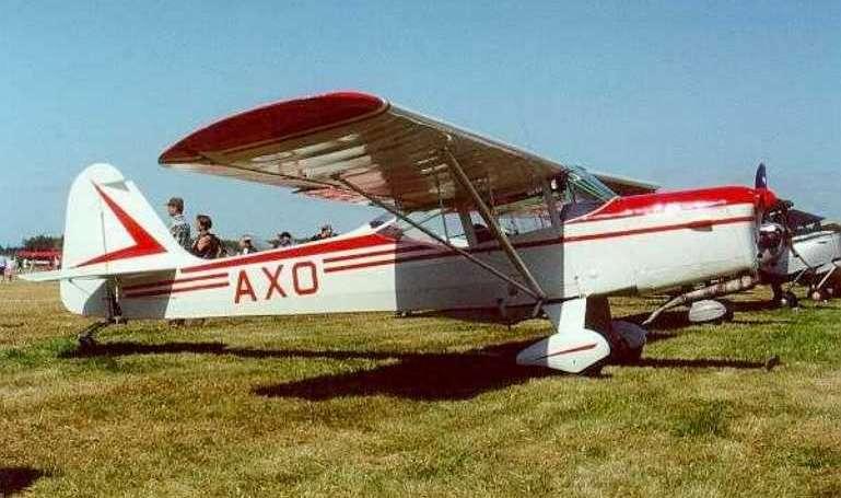 TAYLORCRAFT (2) Auster 1 TAYLORCRAFT (2) Plus C TAYLORCRAFT (2) Plus D PLUS aircraft photograph